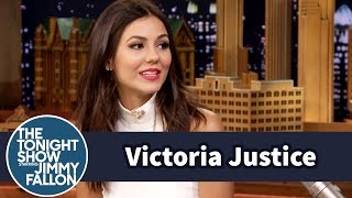 Victoria Justice Invented the Snelfie