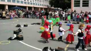 preview picture of video 'Chaperon rouge kermesse école de la Pointe 2010'