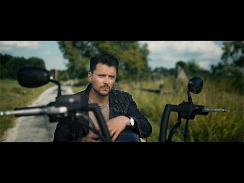 King Calaway - Let It Flow (feat. Hailey Whitters) [Official Music Video]