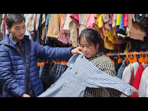 Kind-hearted Duc took single mother Ly Dao Hoa to the supermarket to buy new clothes for Tet