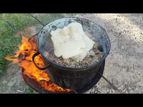 Пчеловодство. Как быстро и легко перетопить воск. Свой воск в домашних условиях #воск #пчеловодство