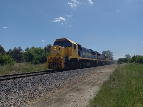 XR554 and XR552 Rescue  XR553 and  BL34 on 9156 at Austalasian bank