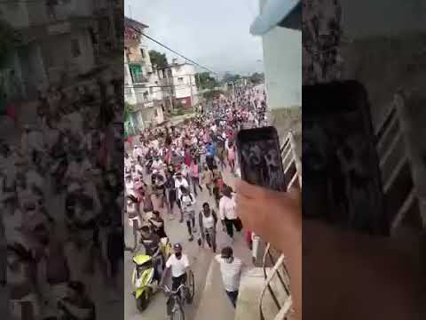 "Florida despierta que Cuba está revuelta", corean manifestantes en Florida, Camagüey (11.7.2021)