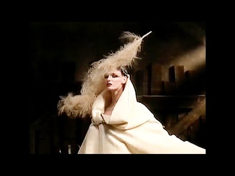 John Galliano FW 1999 and Christian Dior FW 1999 (FashionTV)