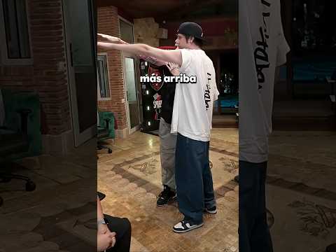 MAS ARRIBA EL BRAZO😂
