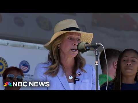 Man arrested after lunging at Ohio candidate for governor