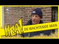 HEA! De wachtende man