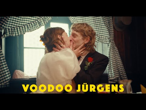 Voodoo Jürgens - Federkleid (official Video)