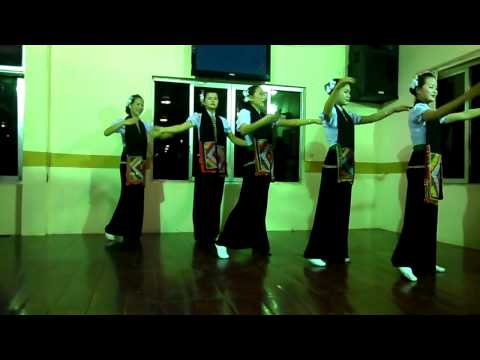 Múa dân tộc Thái