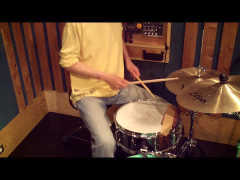 Nate Smith 's Cool 16th Note Funk Groove - Drum Lesson #356