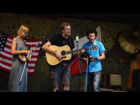 Twistrio - The Travelling Twisted Trio - Sweet Misery