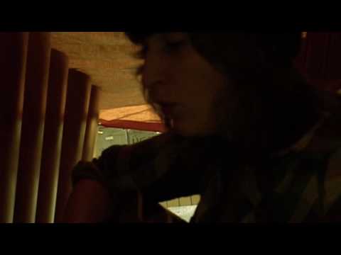 Musikmob #03: Camilla Talks To Trees - "Your Wooden House"