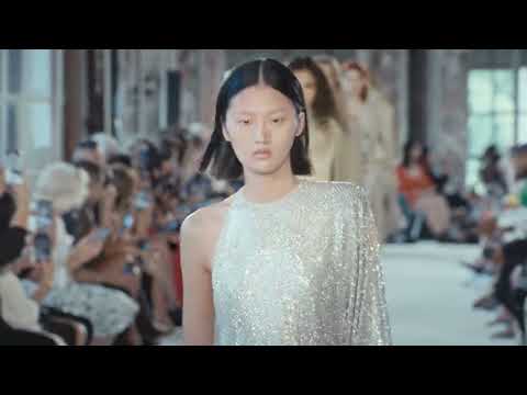 FASHION SHOW ALEXANDRE VAUTHIER FW 22