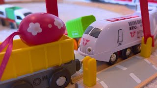 Osterfolge - Bahnschranke außer Kontrolle | Spielzeug aus Holz für Kinder von Brio & Co | Züge