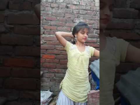 hot girl dance on song of choliya mai atkal pran