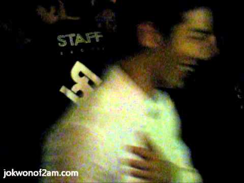 [Fancam]110603 2AM in Taiwan訪華歌友會 出來時 趙權滑了一下