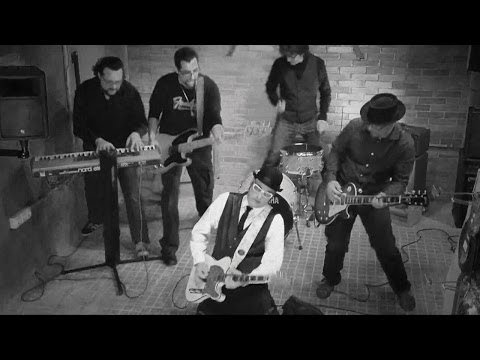 "Roger" -El videoclip  de ComalcOOL-