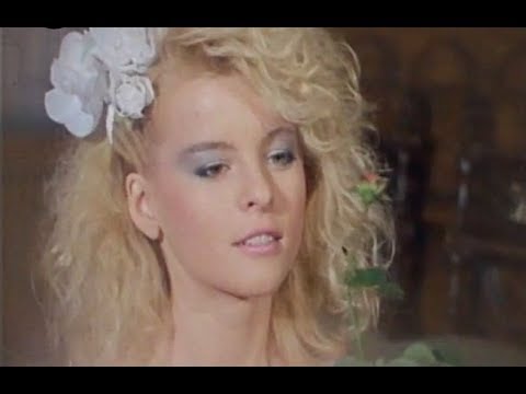 Iveta Bartošová - Rozvíjej se poupátko (klip) (1988)