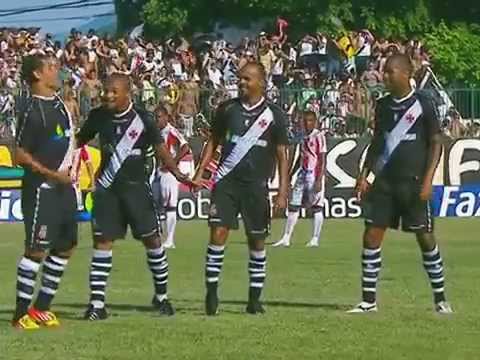 Que isso, Heim?!? Comemoração cheia de swag do Vascão!