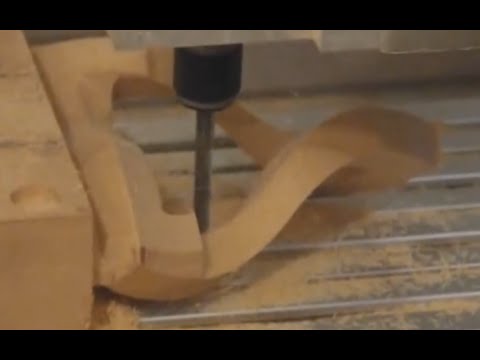 Tutorial 3D Holzbearbeitung: Kunde fräst Escher Dreieck aus Holz mit einer CNC Fräsmaschine