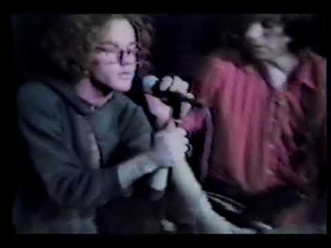 R.E.M. 1983-11-25 - Exo 7, Rouen, France (Talk About The Passion) (1)