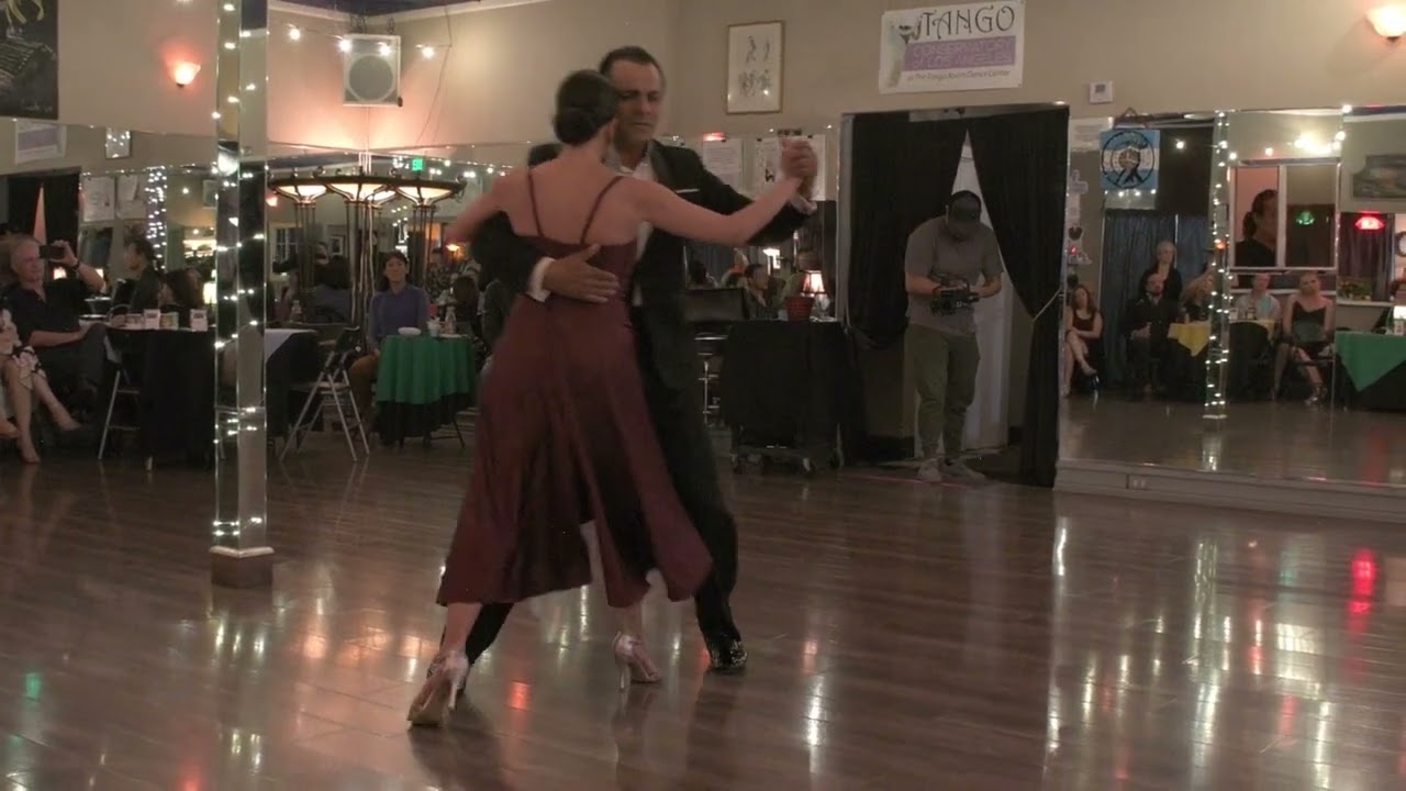 Video thumbnail for Francisco Forquera and Maria Ceva at El Encuentro 2/3