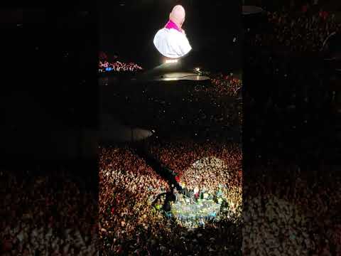Tim Booth (from James) & Coldplay - Sit Down - 4th June 2023 - Manchester - Music of the Spheres