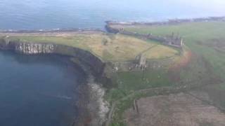preview picture of video 'Dunstanburgh Castle on Northumberland coast just north of Craster'