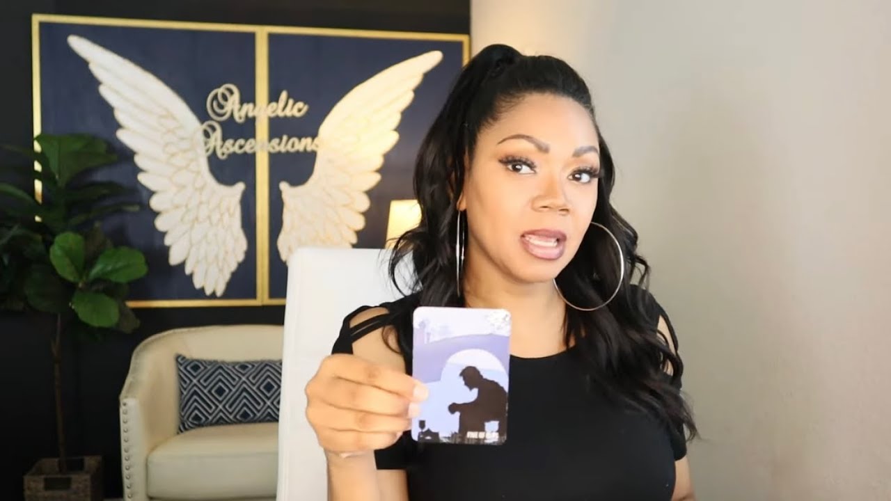 Watch a Sample Tarot Reading