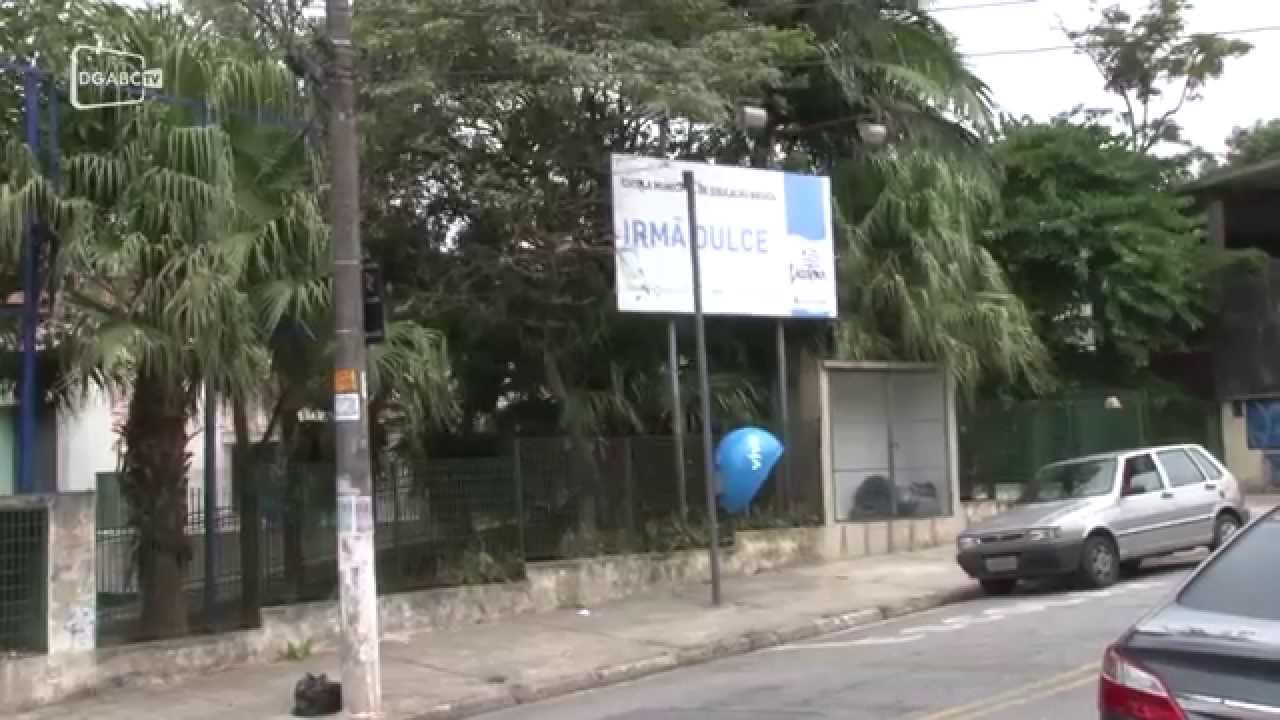 Escola infantil em Diadema fica alagada colocando alunos em risco; veja vídeo