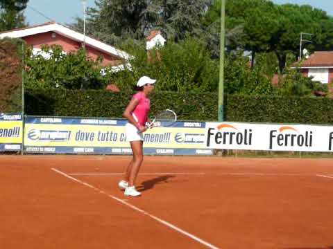 ITF Ciampino 2009 - Primo turno - Il servizio di Martina Di Giuseppe (vs Martina Caregaro)