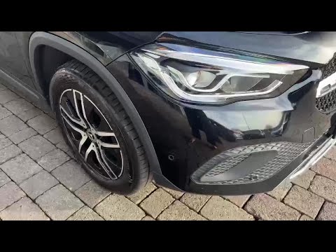 Mercedes-Benz GLA GLA200d *Panoramic Sunroof* - Image 2