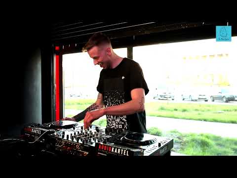 The Blue Oyster: Technovy / 27.04 / 18 - 19