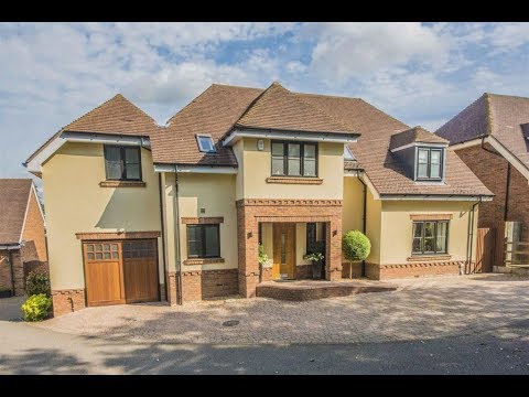A Contemporary Four Bedroom House In Northampton