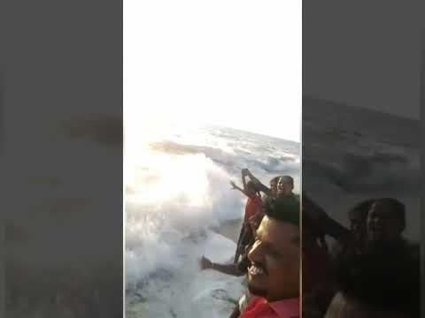 Beach play ing with water #beachshort video*#