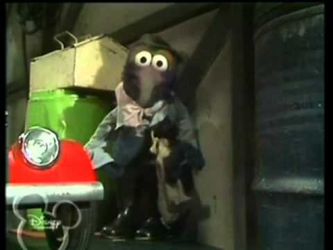 The Muppet Show: Gonzo & Chickens "Working at the Car Wash Blues"
