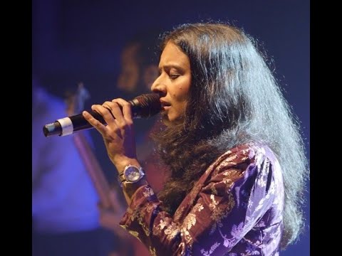 Kangal Neeye -  Sithara Krishnakumar Live stage performance