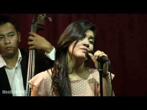 Monita Tahalea - True Colors @ Mostly Jazz 21/08/13 [HD]