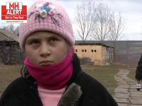 Eleve cazute in toaleta scolii la Poroina Mare