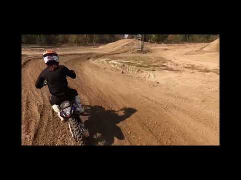 Mariah Mazza does a lap around Archview MX for the @1stphorm ride day 2024