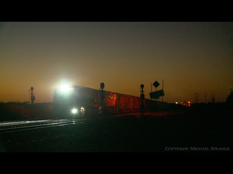 3PM6 Pacific National Freight Train At Night (8/1/2021) - PoathTV Australian Railways