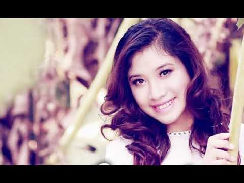 Thể hiện bởi Bích Hồng