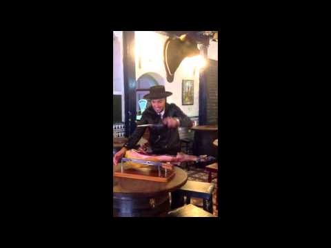 Momo se va de tapas con Doble Pivote