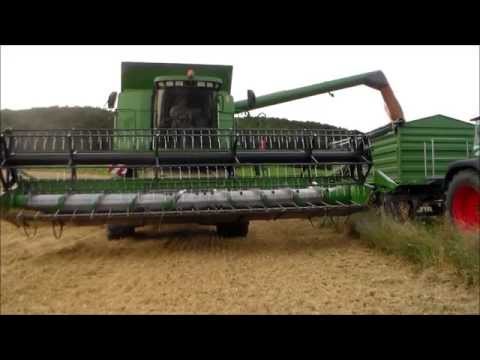 Getreideernte XXL 5 Mähdrescher auf einem Schlag