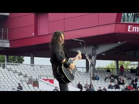 Foo Fighters - Under You