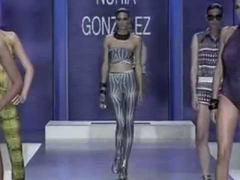 Nuria González Gran Canaria Moda Cálida colección 2010