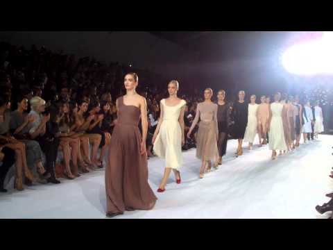 Fashion Broadcasting @ Chloe SS 2010/11 Paris.