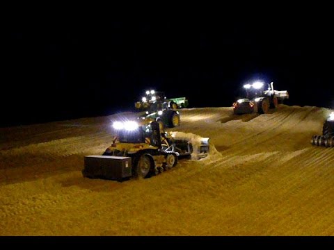 NACHTSCHICHT im Silo -  Fendt vs John Deere