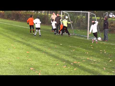 17 nov 2012 Maarssen E6 - VV De Meern E5 com 0-10 Doelpunt Driss 0-2