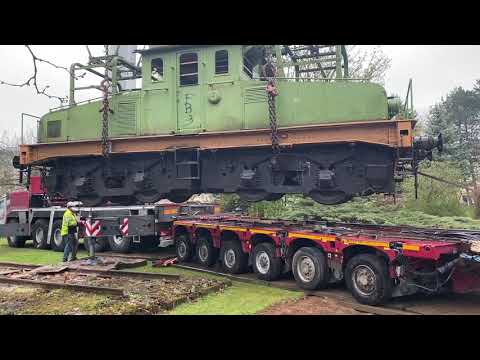Per Anhalter nach Belval: Elektro-Lok wird zum Transport aufgeladen